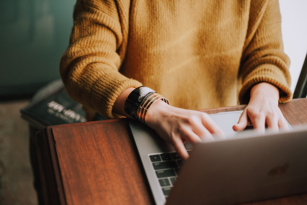 christin-hume-Hcfwew744z4-unsplash Buoyant part-qualified market highlights challenges for both job seekers and hiring managers