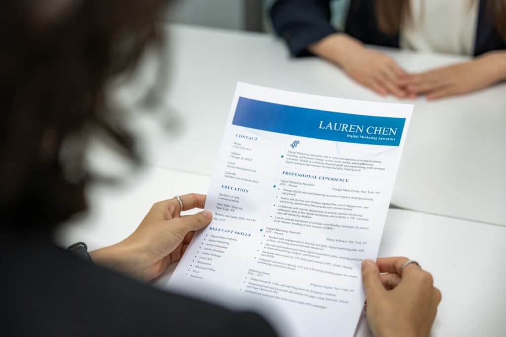 resume-genius-9si2noVCVH8-unsplash